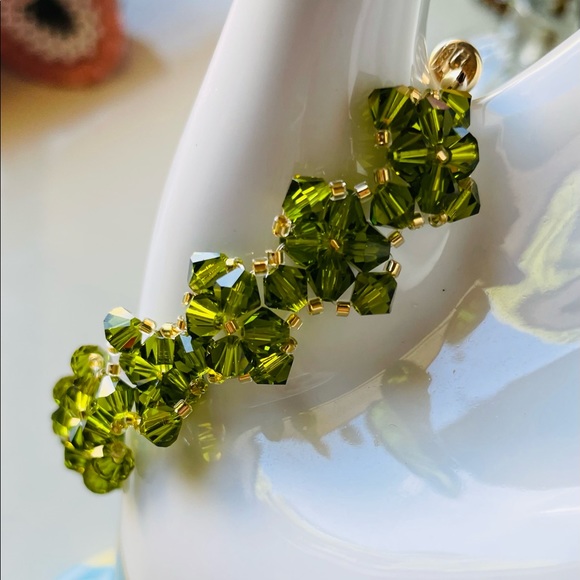 Brand New Luxury Swarovski Crystals Bracelet with Silver Magnetic Clasp - Picture 3 of 3